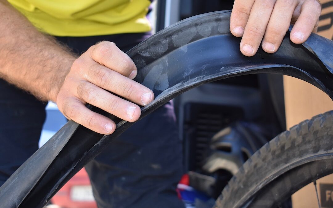 Usare la Mousse Sulle E-bike Conviene? Analizziamo i Pro e Contro.