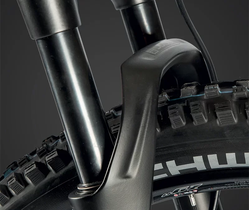 Analisi Tecnica: E-Bike Front vs. Full Suspension